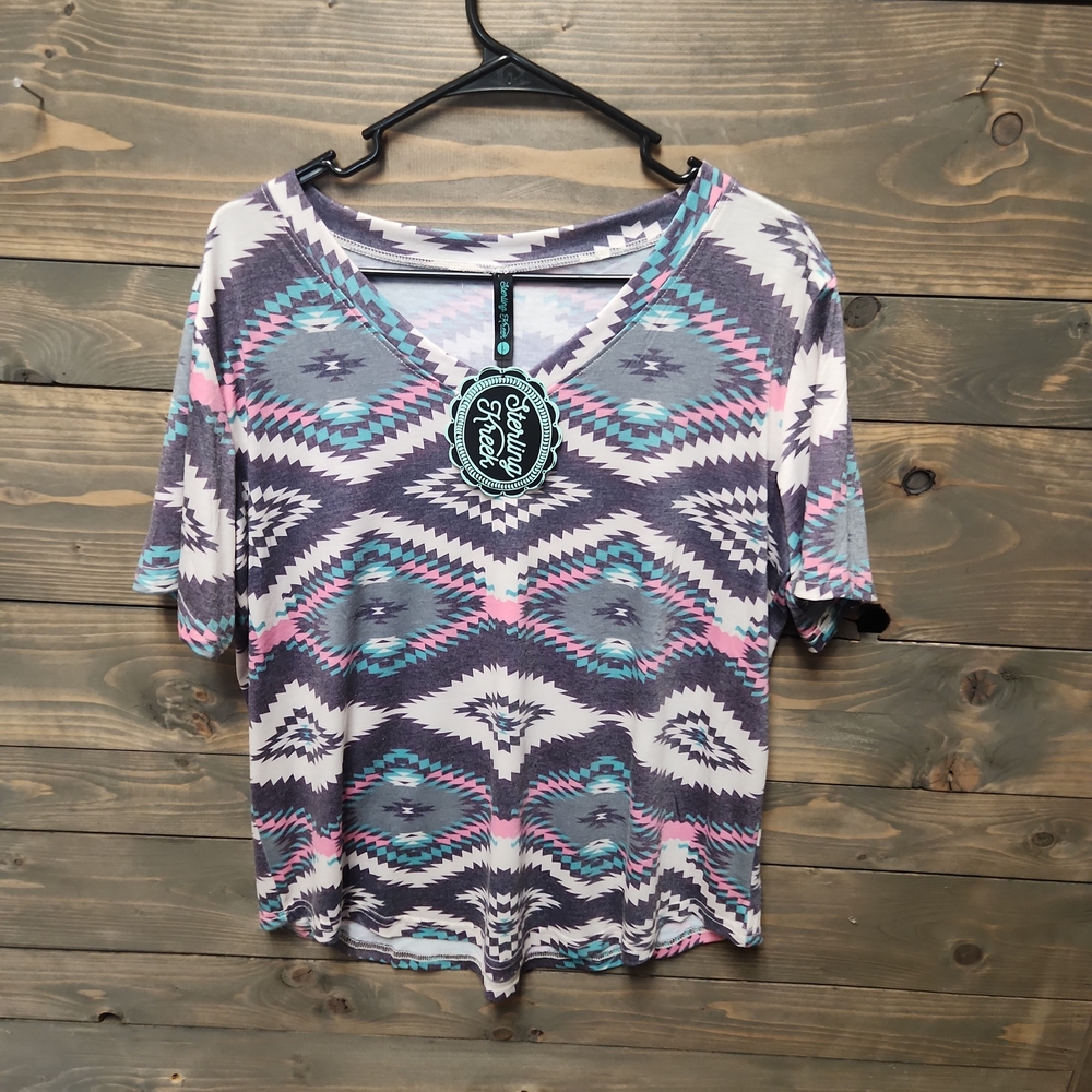 STERLING KREEK WOMEN V NECK SIZE LARGE. AZTEC